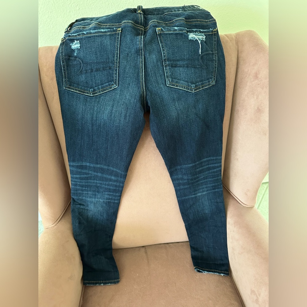 UEC-Women’s American Eagle Distressed Denim Jeggings size 8. - Picture 5 of 8